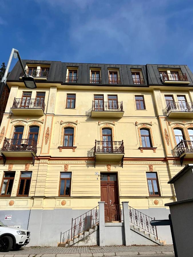 Artelier - Trencianske Teplice Appartement Buitenkant foto